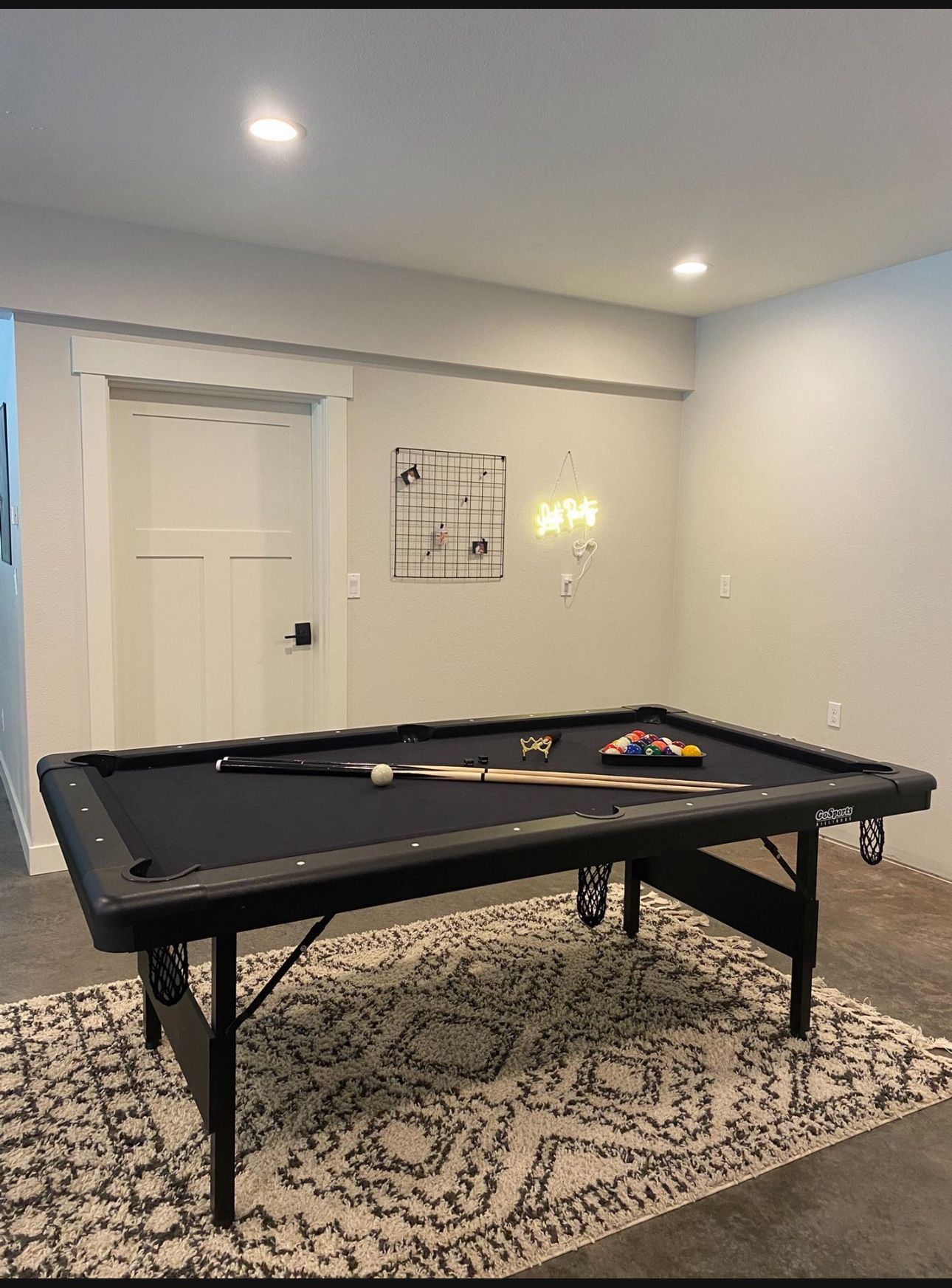 Portable 7ft Pool Table 