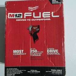 Milwaukee M12 Impact Wrench 1/2