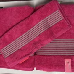 Hot Pink Juicy Couture Bath Towels & Hand Towels 4 Piece Set