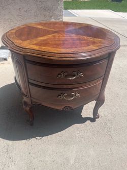 Vintage 1976 Gordon’s and end table
