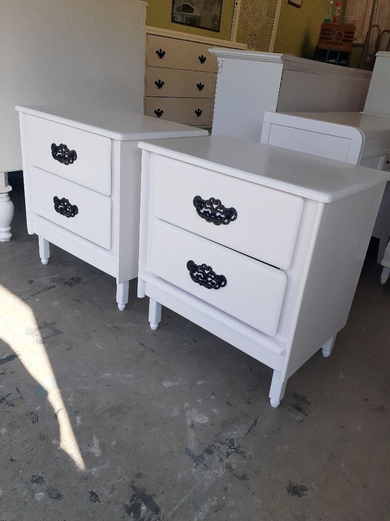 Beautiful Solid Oak White Nightstands or End Tables Pair