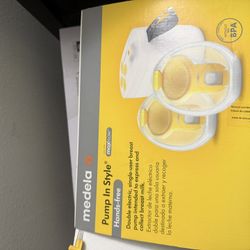 Medela Pump In Style Hands-free maxFLOW double electric breast pump