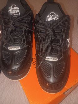 Brand New Lv Runner's Size 8,8.5