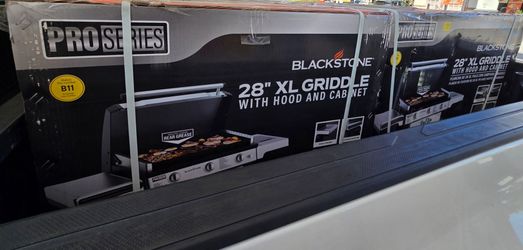 Blackstone Pro Series Outdoor Griddle, 28 Inch XL 3-Burner Flat Top Grill with Cabinet, Stainless Steel