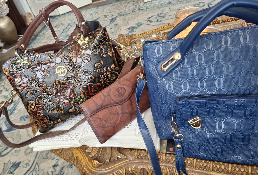 4 Beautiful purses, AND 2 wallets
