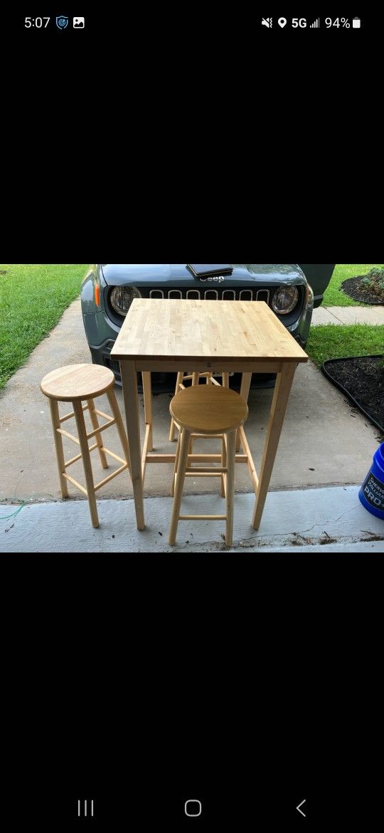 Wood TABLE AND 3 STOOLS