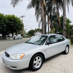 2004 Ford Taurus 