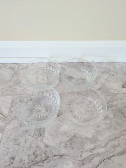 Vintage Starburst Clear Glass Bowls - Set Of 4