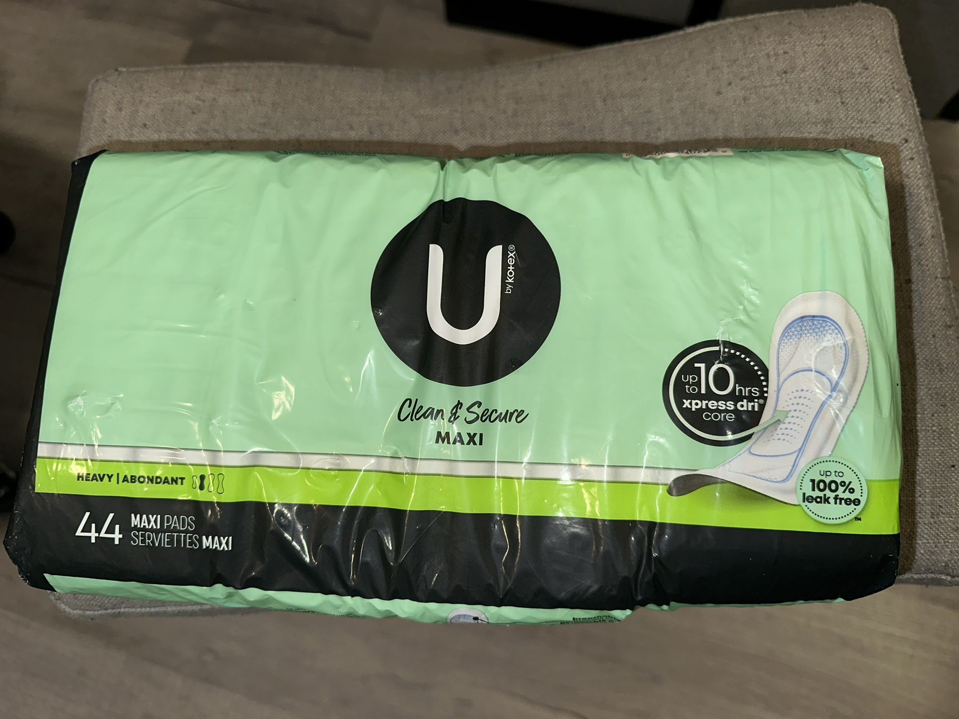 Kotex Long Super Maxi Pads, 44 pads. Heavy