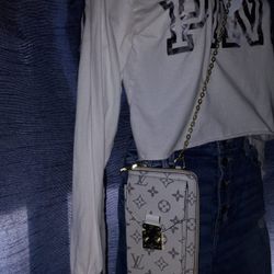 FIRM IN MERCED‼️ CROSSBODY WALLET NEW 