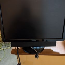 Dell 19" Widescreen Monitor w stand and Speakers