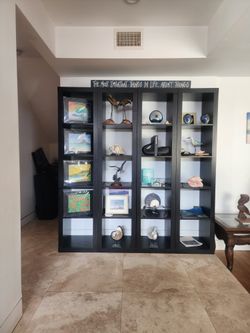 Shelf Unit. I Have 4 Columns That can Split Into 1, 2 Or 3. Selling 1 For $60