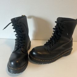 Steel toe Dr Marten 10 Hole Boots(early 2000’s). Men’s 