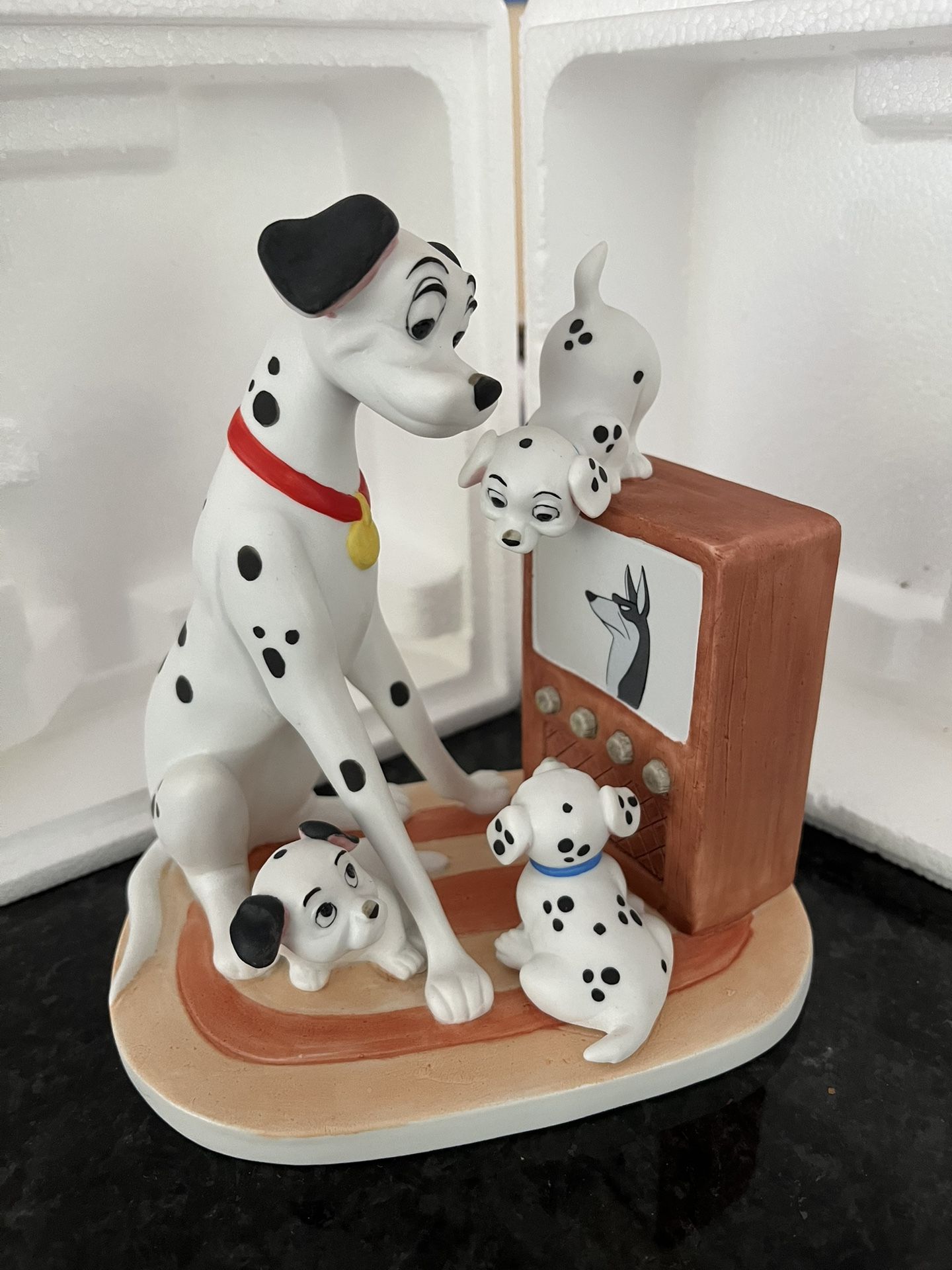Disney Collectible Figurine 101 Dalmatians