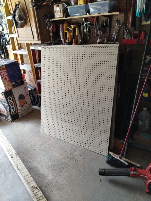 4 X 4 Peg Board 1/4" Holes 4pcs