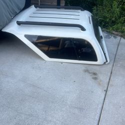 Chevrolet Avalanche Custom Snug Top Camper Shell