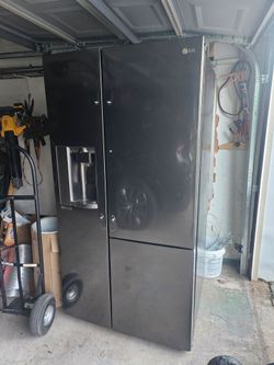 Black stainless steel LG fridge
