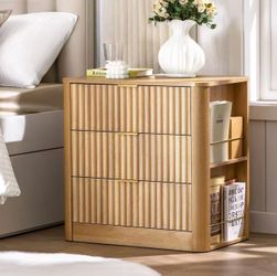 Fluted Nightstand with Charging Station, Modern Nightstand with 3 Drawers, Natural Oak, Set of 1.