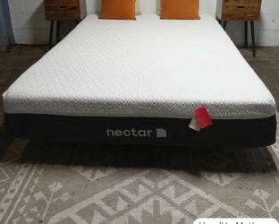 Queen TempurPedic mattress