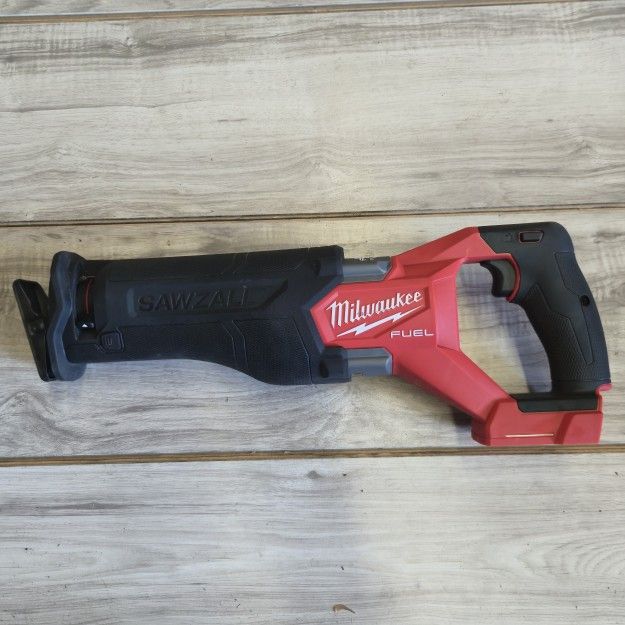 Milwaukee
M18 FUEL GEN-2 Brushless Cordless SAWZALL Reciprocating Saw (Tool-Only) #5691