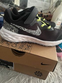 Nike Revolution 6 Kids Sneakers