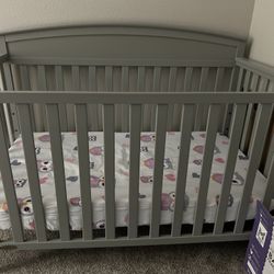 Graco Benton 5-in-1 Convertible Crib Pebble Gray