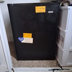Tiny Fridge 