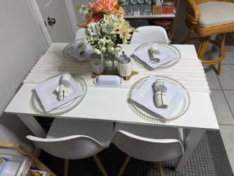 White kitchen table with 4 chairs