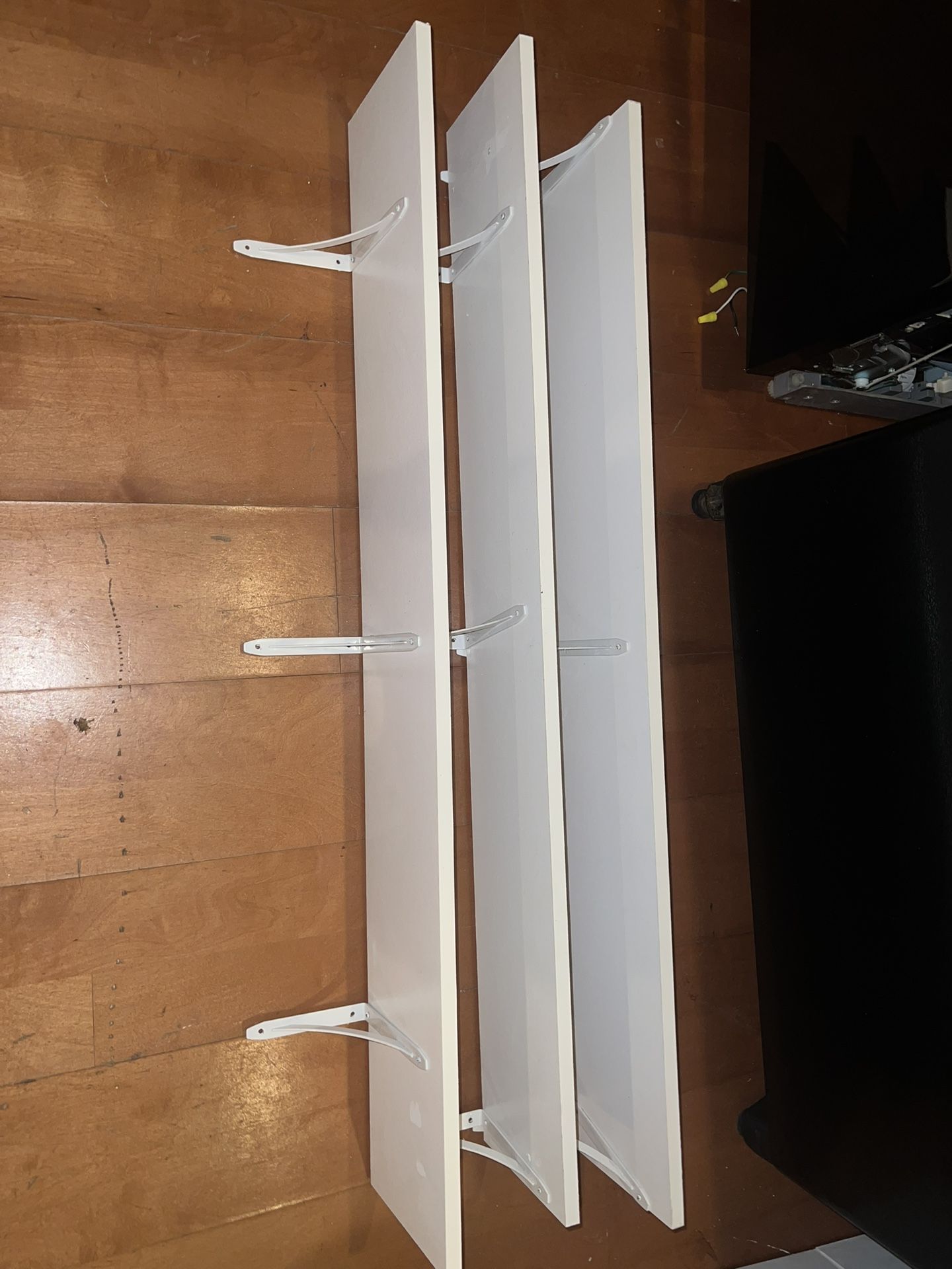 Wall Shelf (Free)