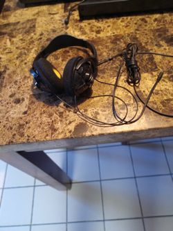 Headphones 