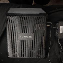 Netgear Nighthawk Ac1900 WiFi Router (Send Me An Offer)