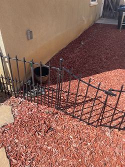 Outdoor dog gate very good condition