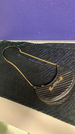 Guess shoulder /crossbody purse