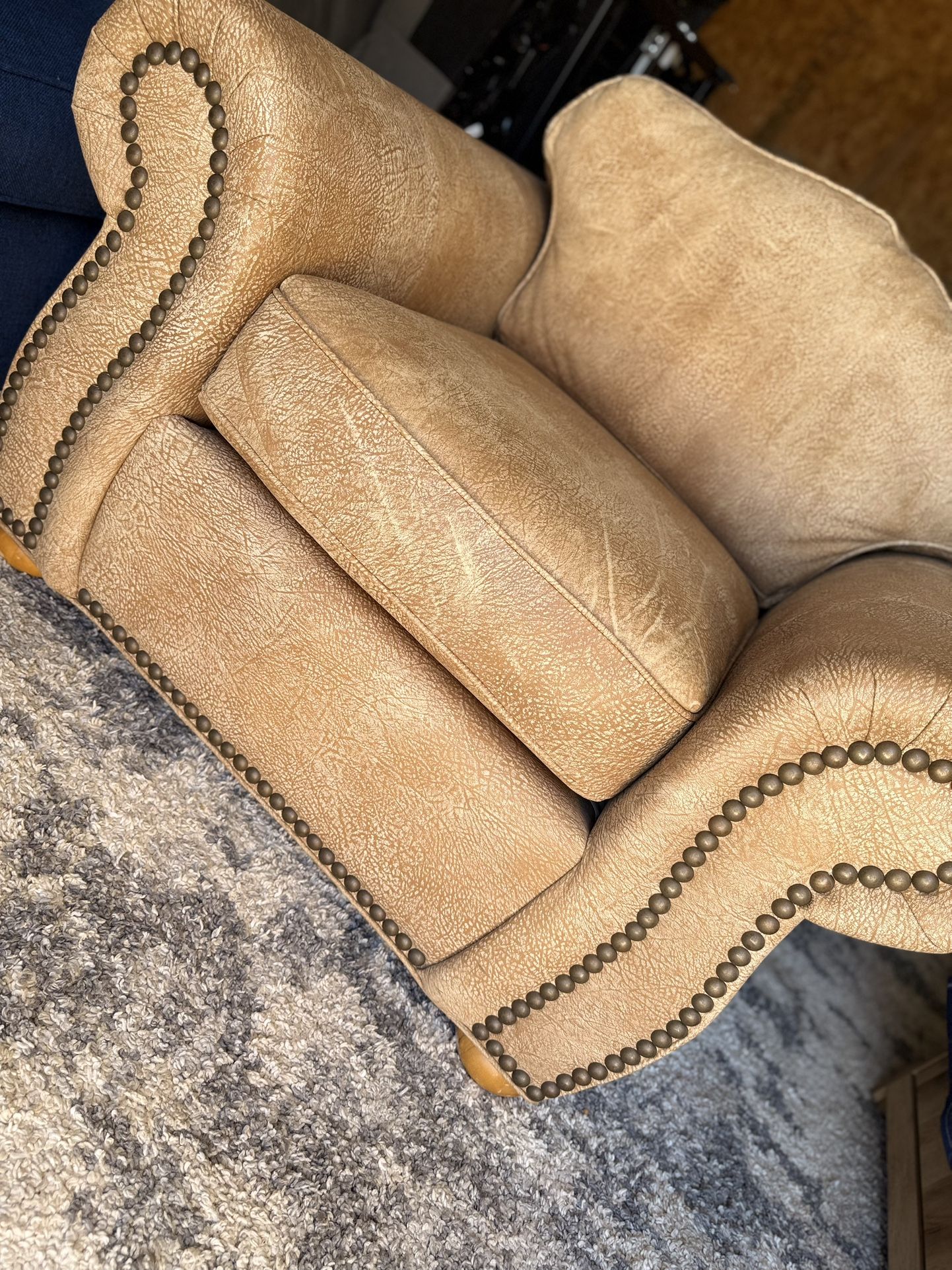 Oversized Leather Armchair Color Camel (L44"D38"H21")