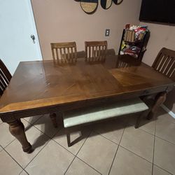 Dining Table W/chairs 