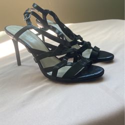 Black Women’s Strap He Sandals 7 1/2 New 15$