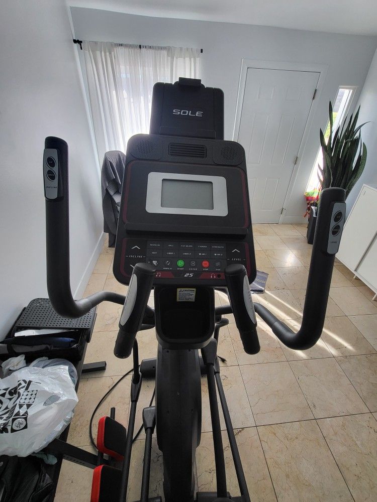 Sole Elliptical E25
