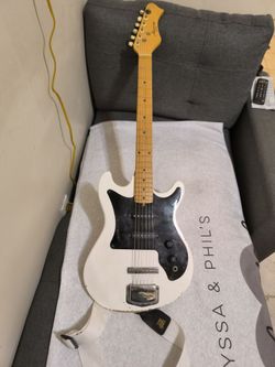 Electric guitar
