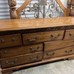 Queen Sized Bedroom Set 