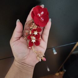 Red Flowers Hair Clip With Gold Accents 