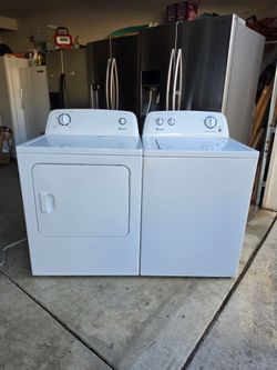 Amana Large Capacity Washer and Dryer Set (Electric)