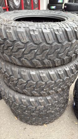 33X12.50R18 SET OF 4 MUD TIRES WITH INSTALLATION AND BALANCING 