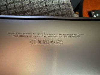 MACBOOK AIR