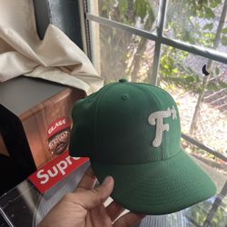 KELLY GREEN Le FLEUR* fitted hat 