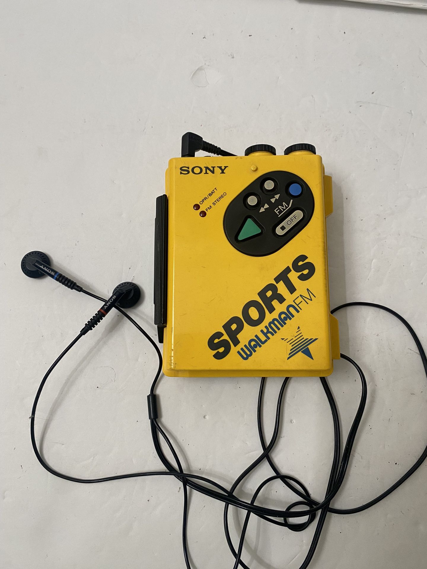 SONY WALKMAN FM WM-F5 カセットプレーヤー イエロー vintage] SONY WALKMAN WM-F5 Sports Walkman Yellow Cassette