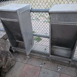 Feeder For Goats  Dogs,  etc.