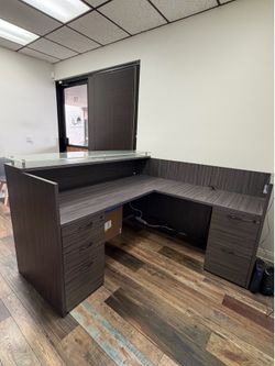 Commercial L-Shaped Reception Desk with Glass Top & Locking Drawers