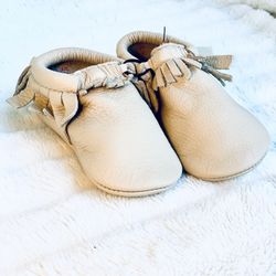 Beige Fringe Baby Mocassins 