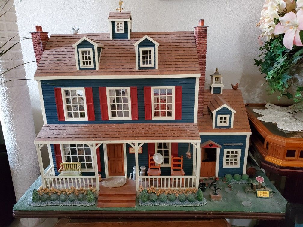 Rare Franklin Mint Heartland Hollow Dollhouse Collectible Doll House