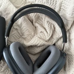 Apple Airpod Maxes Midnight USB-C